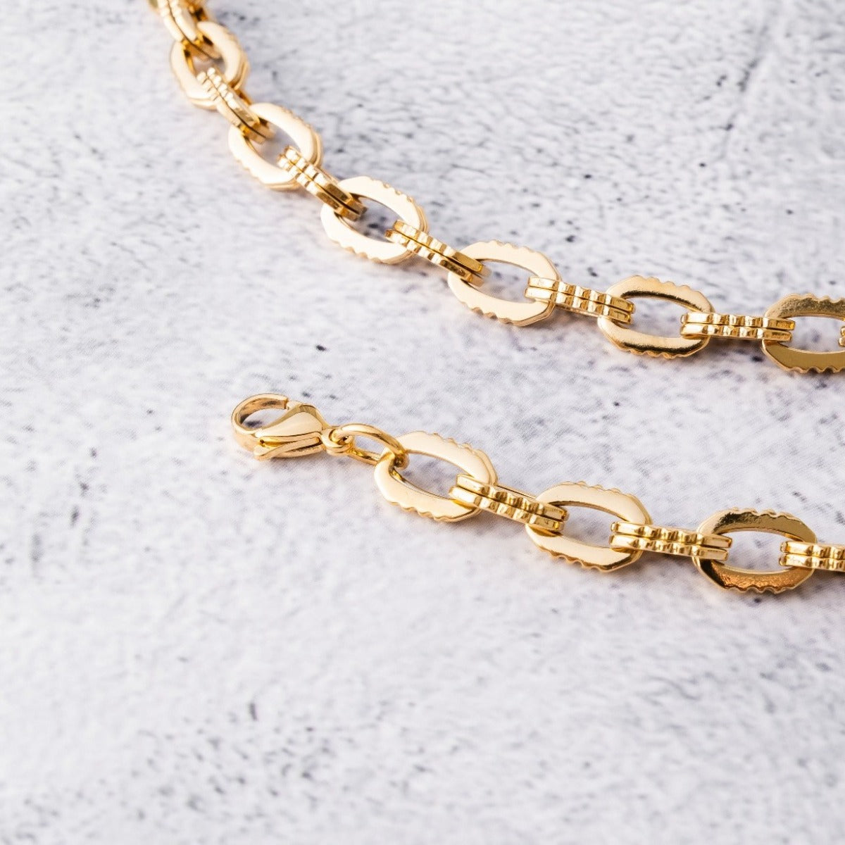 Colar Chunky Camden em Ouro
