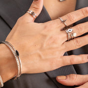 Pulseira de Camadas com Oval de Ônix - Prata - Megan Joias