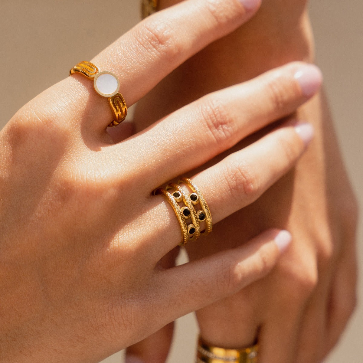 Anel Anthea em Ouro - Megan Joias