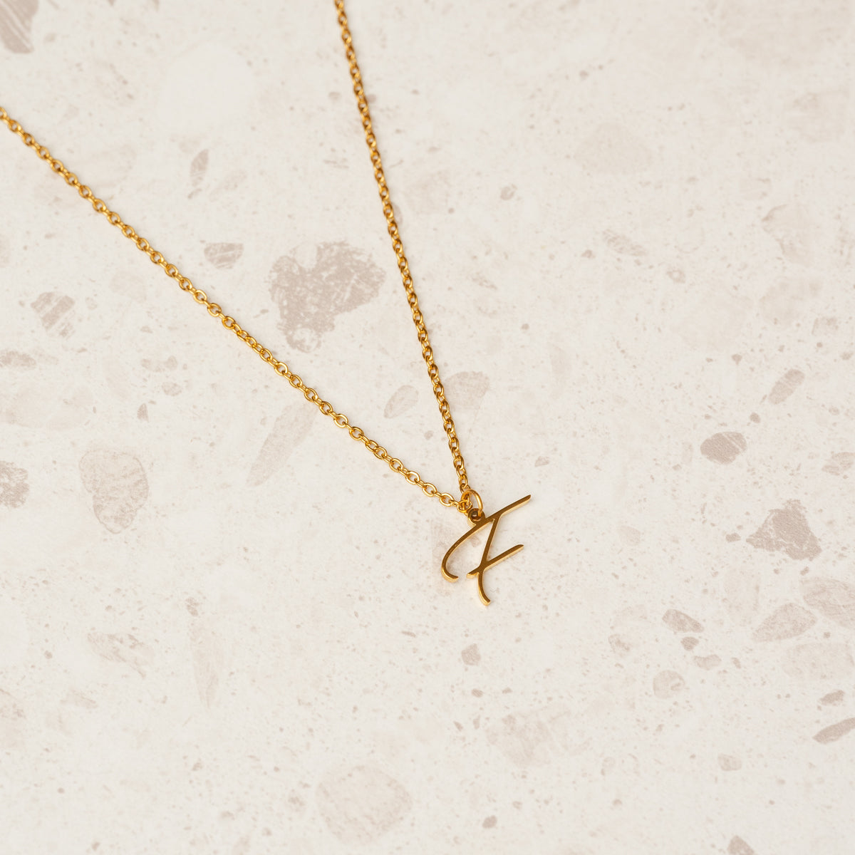 Colar Personalizado com Letra Inicial - Ouro - Megan Joias