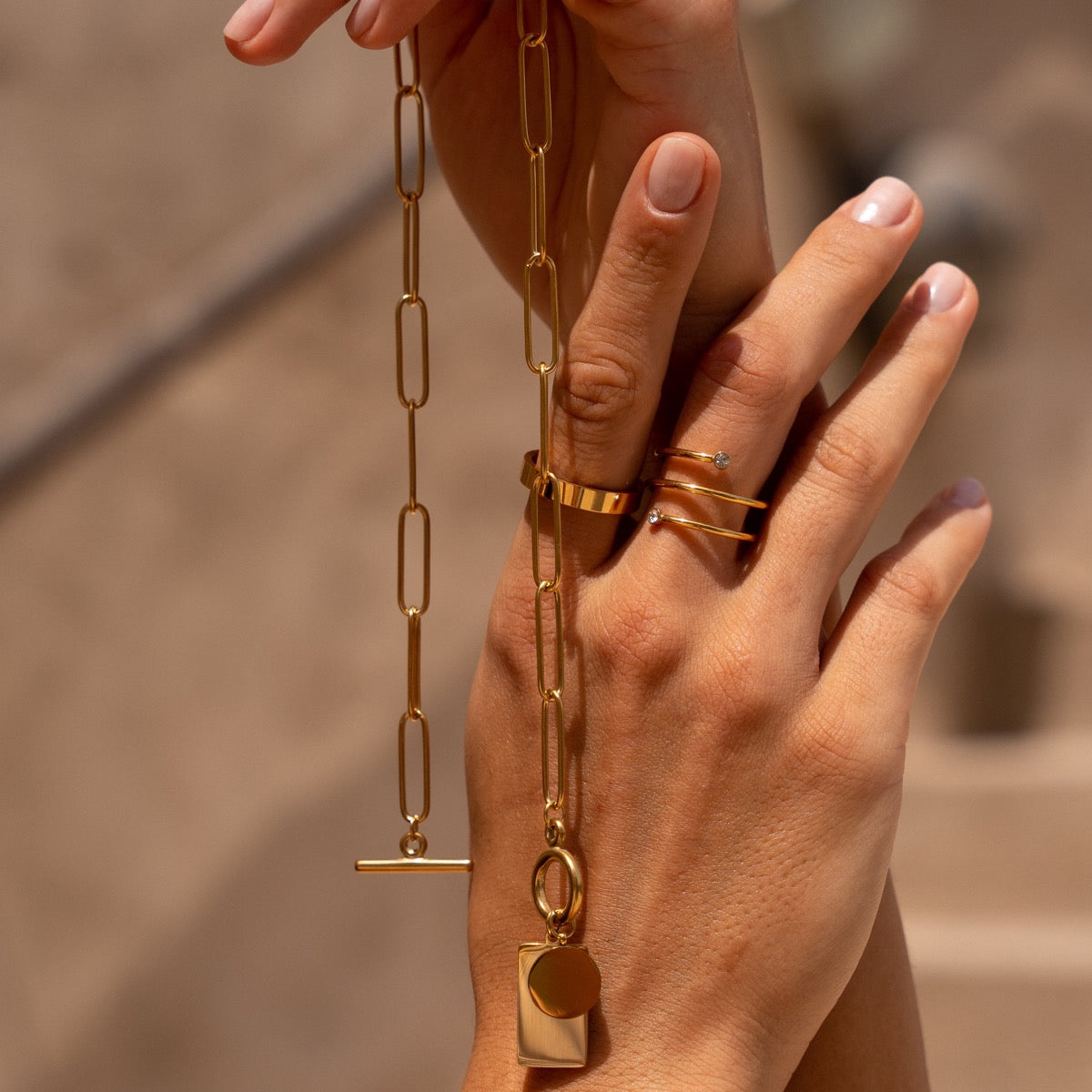 Colar de Corrente com Pingente Retangular - Dourado - Megan Joias