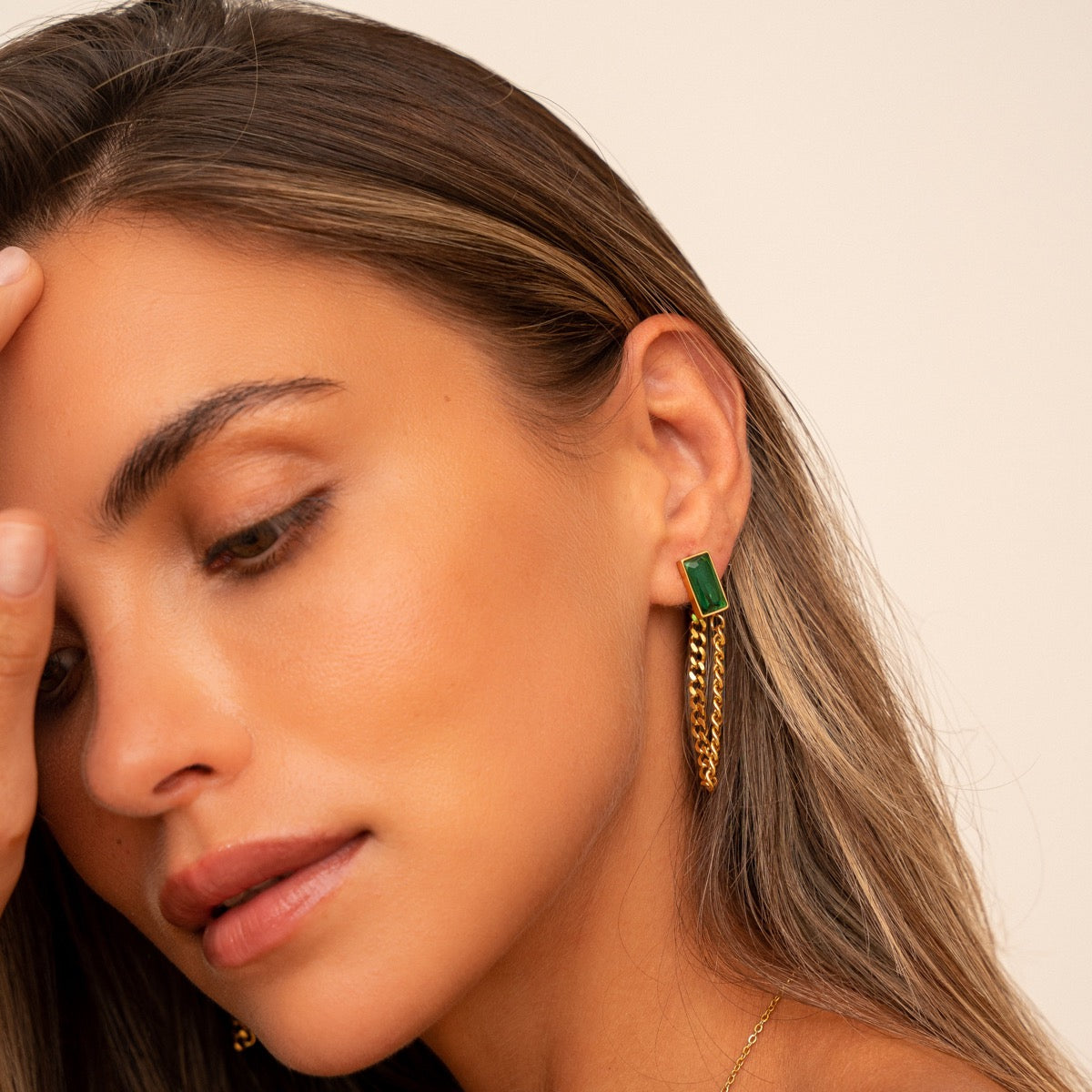 Brinco Dangle Cubano com Esmeralda - Ouro