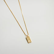 Colar com Inicial Personalizada em Ouro - Modelo Tablet