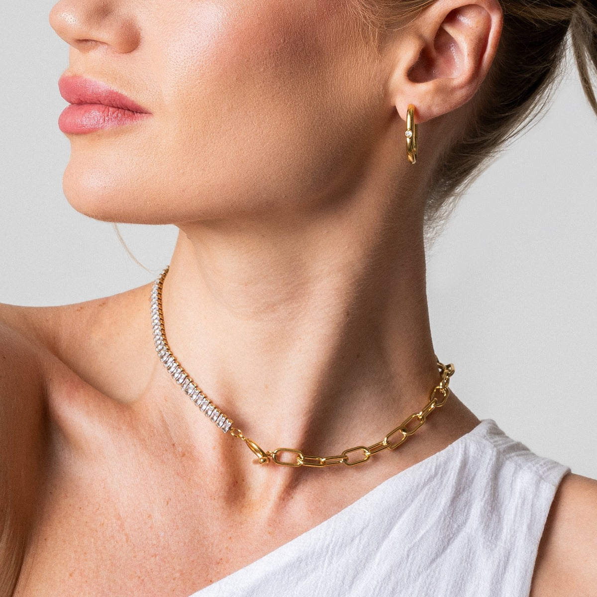 Colar Cordelia com Fecho Toggle - Dourado - Megan Joias