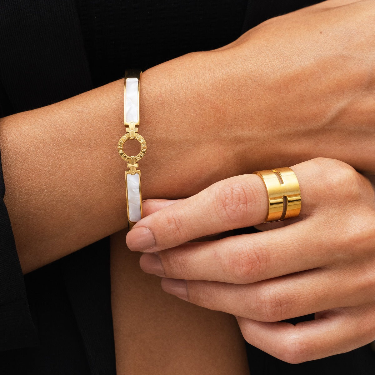 Anel Chunky Marni - Dourado - Megan Joias