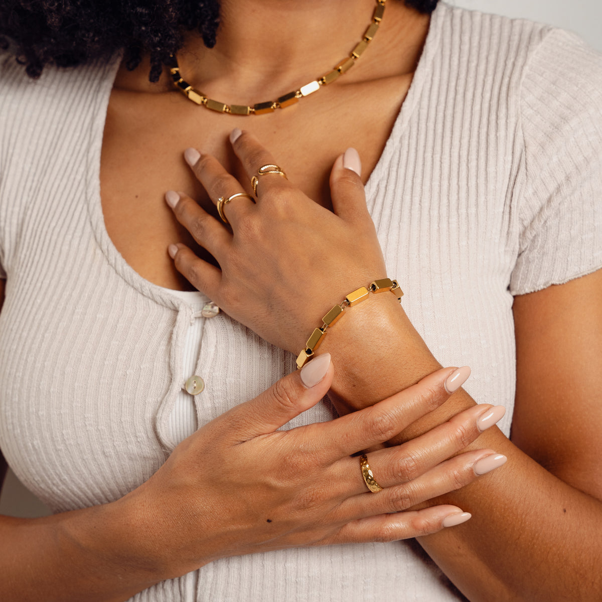 Pulseira de Corrente Retangular em Ouro - Megan Joias