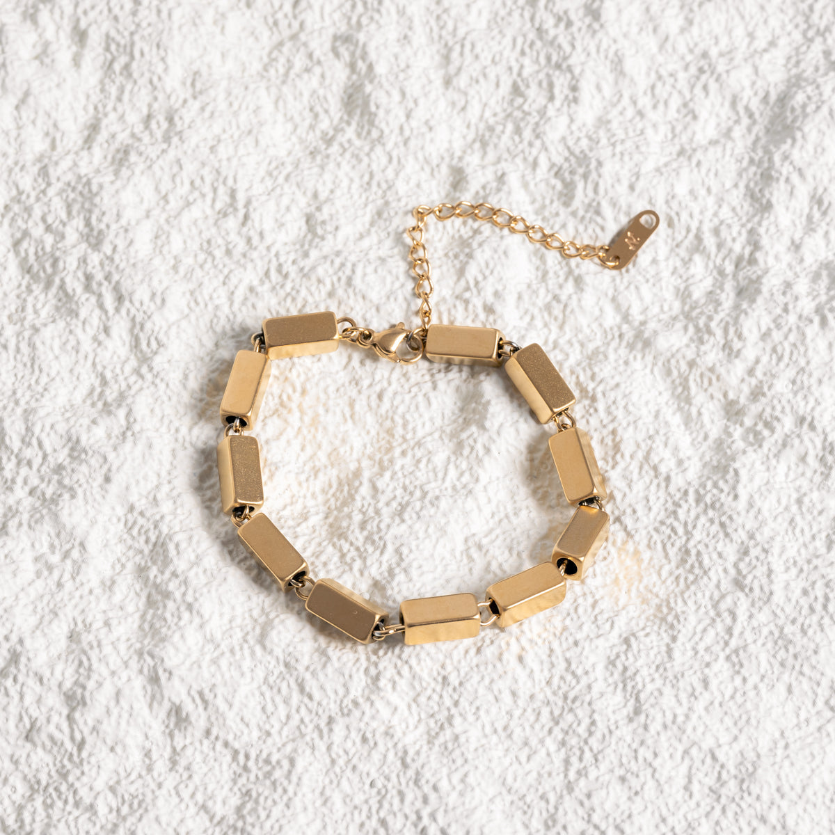 Pulseira de Corrente Retangular em Ouro - Megan Joias