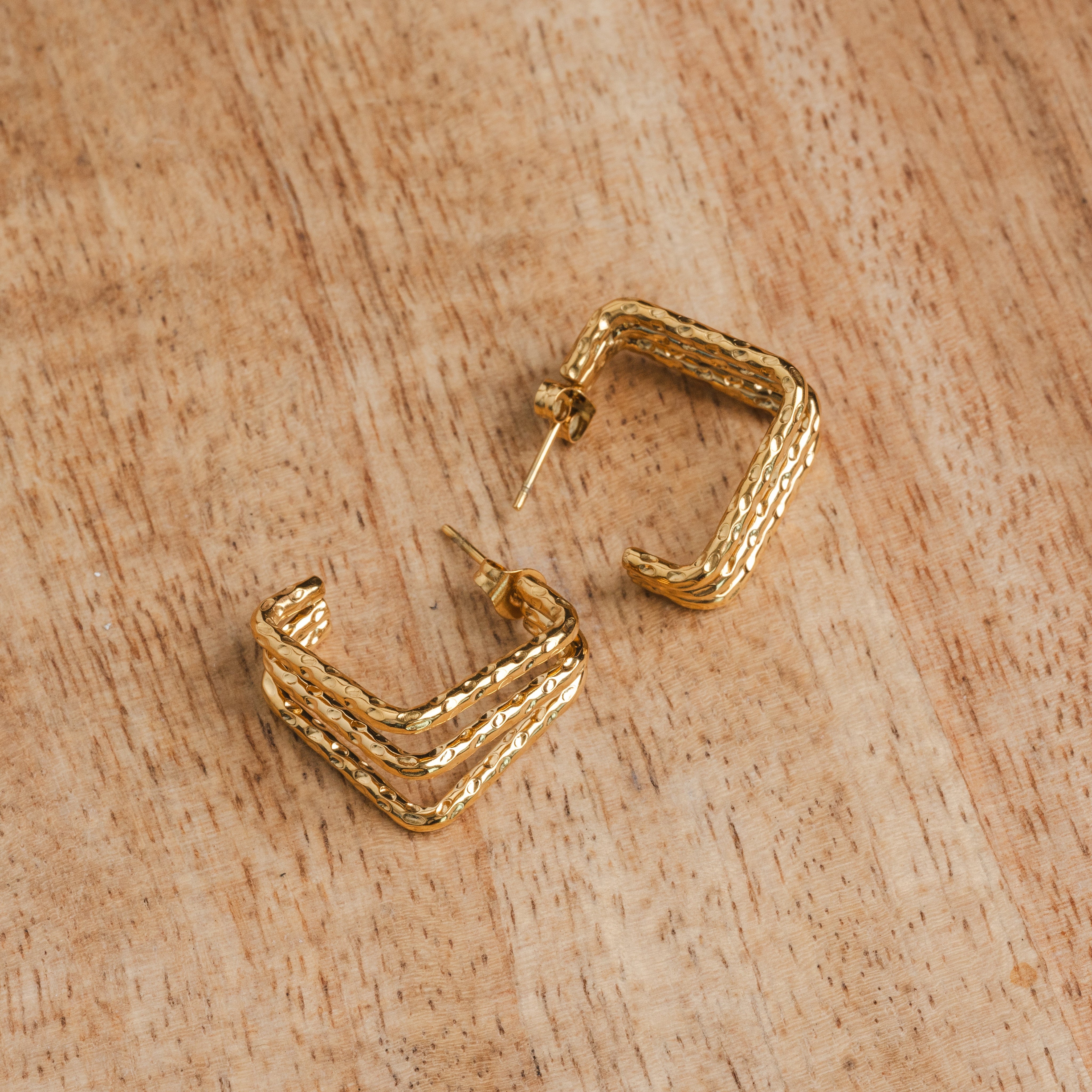 Brincos Amelie Triple Split - Dourado