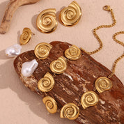 Conjunto Caracol com Pérola Barroca em Aço Inoxidável Banhado a Ouro