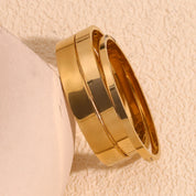 Pulseira Minimalista Brilhante em Aço Inoxidável Banhado a Ouro