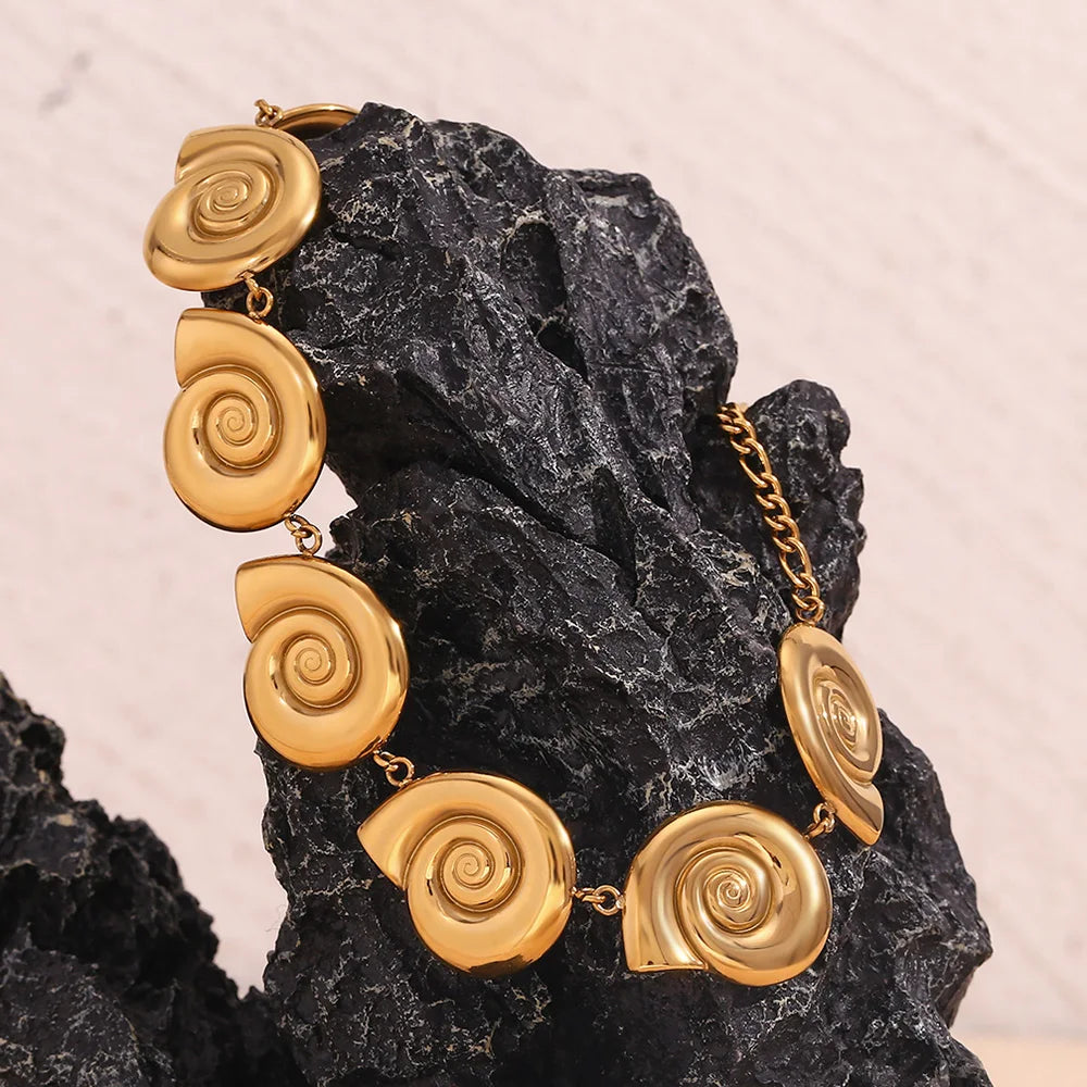 Conjunto Caracol com Pérola Barroca em Aço Inoxidável Banhado a Ouro