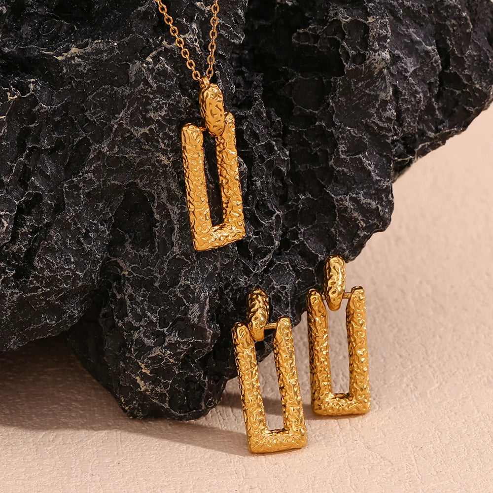 Movable Hammer Pattern Long Rectangular Pendant Necklace, Tarnish Free, 18K Banhado A Ouro Jóias, 316L Decoração Em Aço Inoxidável