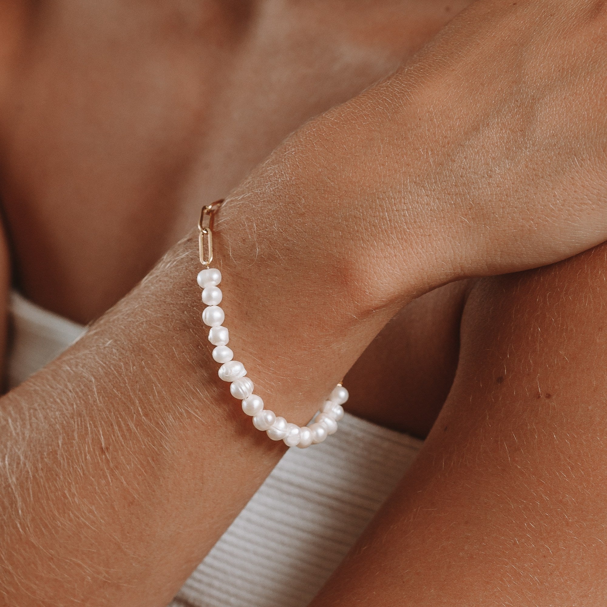 paperclip-pearl-bracelet.jpg